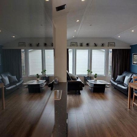 Modern En Chic Chalet Tot 4 Personen Op De Veluwe Recreatiepark De Oude Driest Putten Luaran gambar