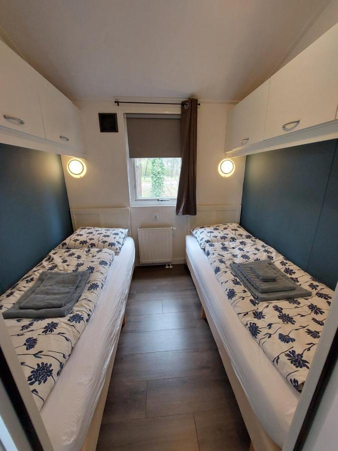 Modern En Chic Chalet Tot 4 Personen Op De Veluwe Recreatiepark De Oude Driest Putten Luaran gambar
