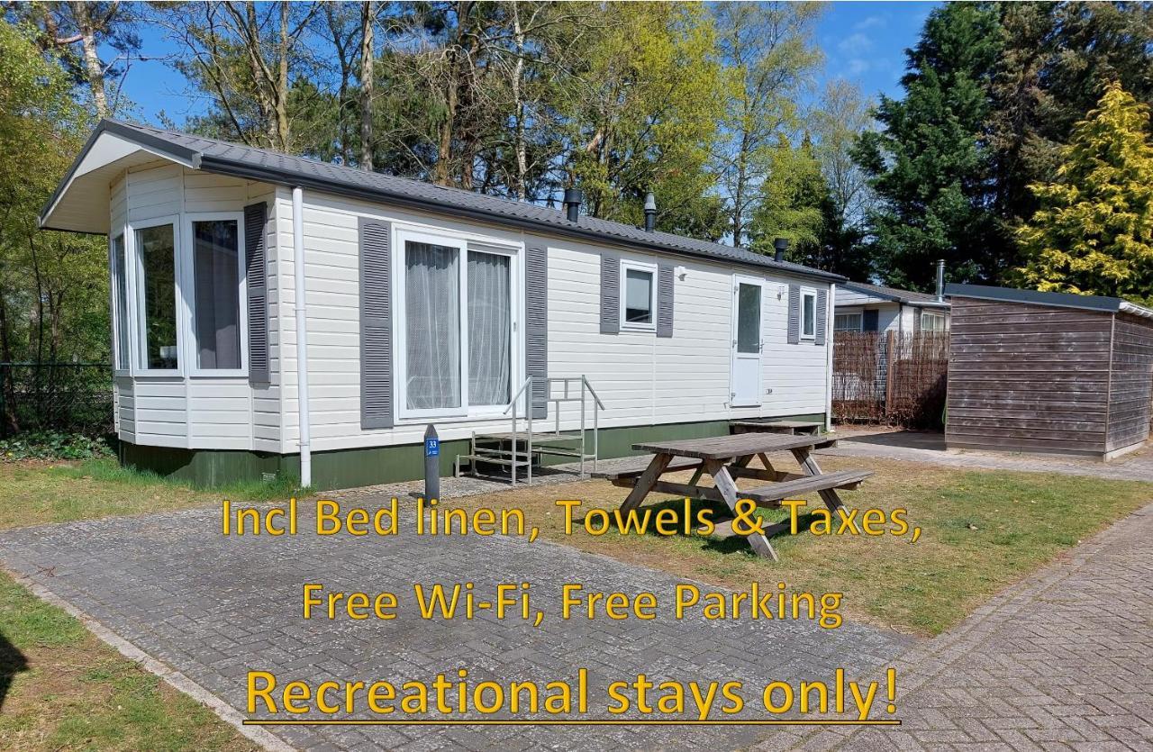 Modern En Chic Chalet Tot 4 Personen Op De Veluwe Recreatiepark De Oude Driest Putten Luaran gambar