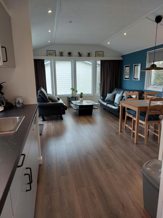 Modern En Chic Chalet Tot 4 Personen Op De Veluwe Recreatiepark De Oude Driest Putten Luaran gambar