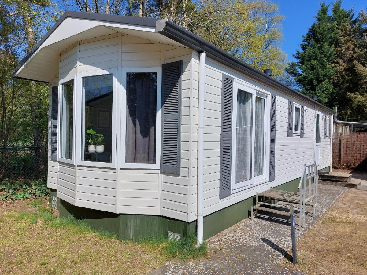 Modern En Chic Chalet Tot 4 Personen Op De Veluwe Recreatiepark De Oude Driest Putten Luaran gambar
