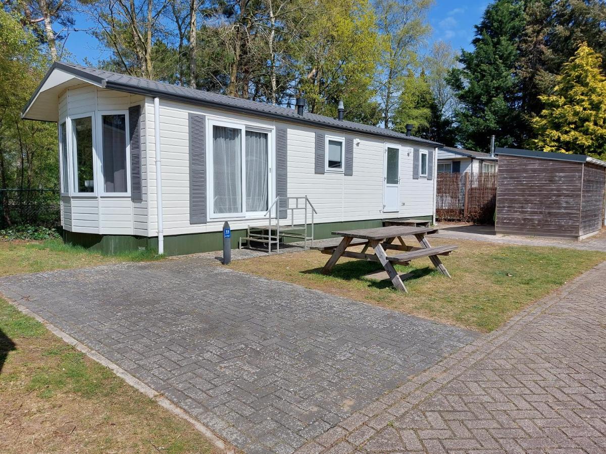 Modern En Chic Chalet Tot 4 Personen Op De Veluwe Recreatiepark De Oude Driest Putten Luaran gambar